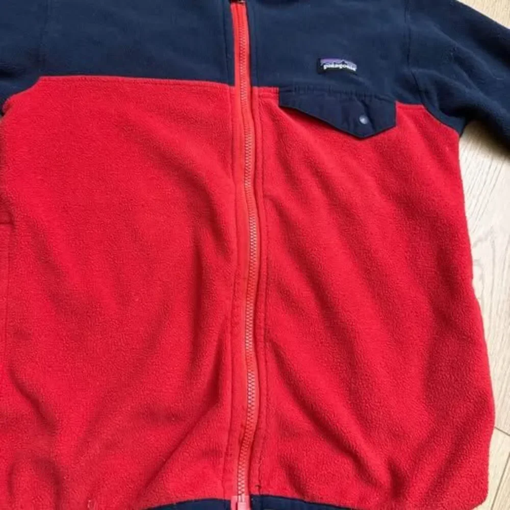Patagonia Kids' Synchilla Fleece Hooded Jacket Size S (7-8)